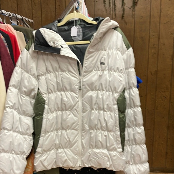 Winter puffer jacket - Picture 1 of 2